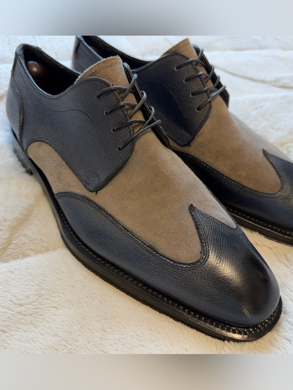 LIKE NEW! $1,050 Ferragamo Two-Tone Suede Leather Derby Oxford Spectator Shoes 9